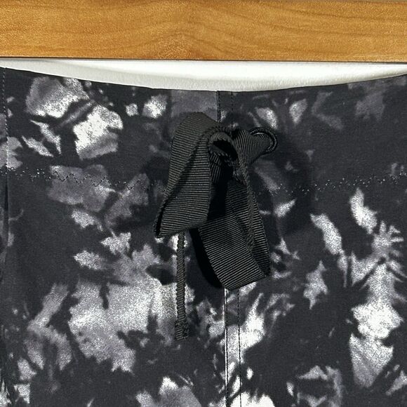 Lululemon Spring Break Away Shorts II Size 10 Dusk Dye White Black Pockets - Picture 4 of 8